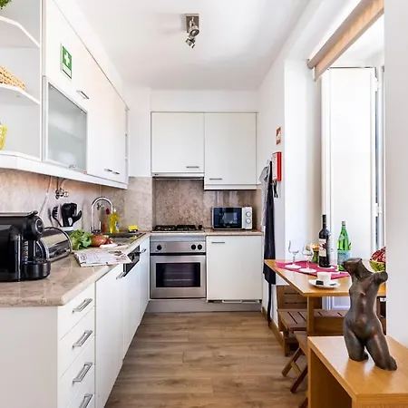 Chiado With View To The Castle Апартаменты Лиссабон