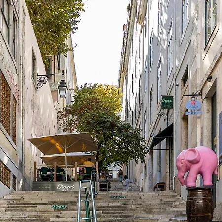 Apartment Chiado With View To The Castle *