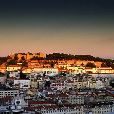 Apartment Chiado With View To The Castle