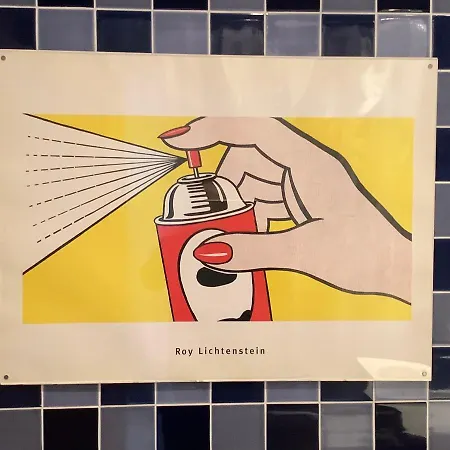 Chiado With View To The Castle 리스본